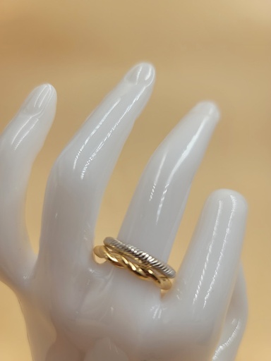 [000019218329600178] خاتمين بخاتم بنلبس يطريقتين